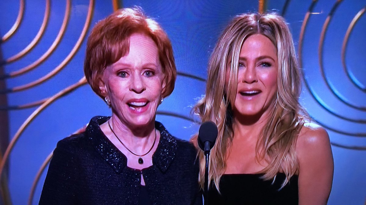 A standing O for tv legend #CarolBurnett! She’s got jokes too!