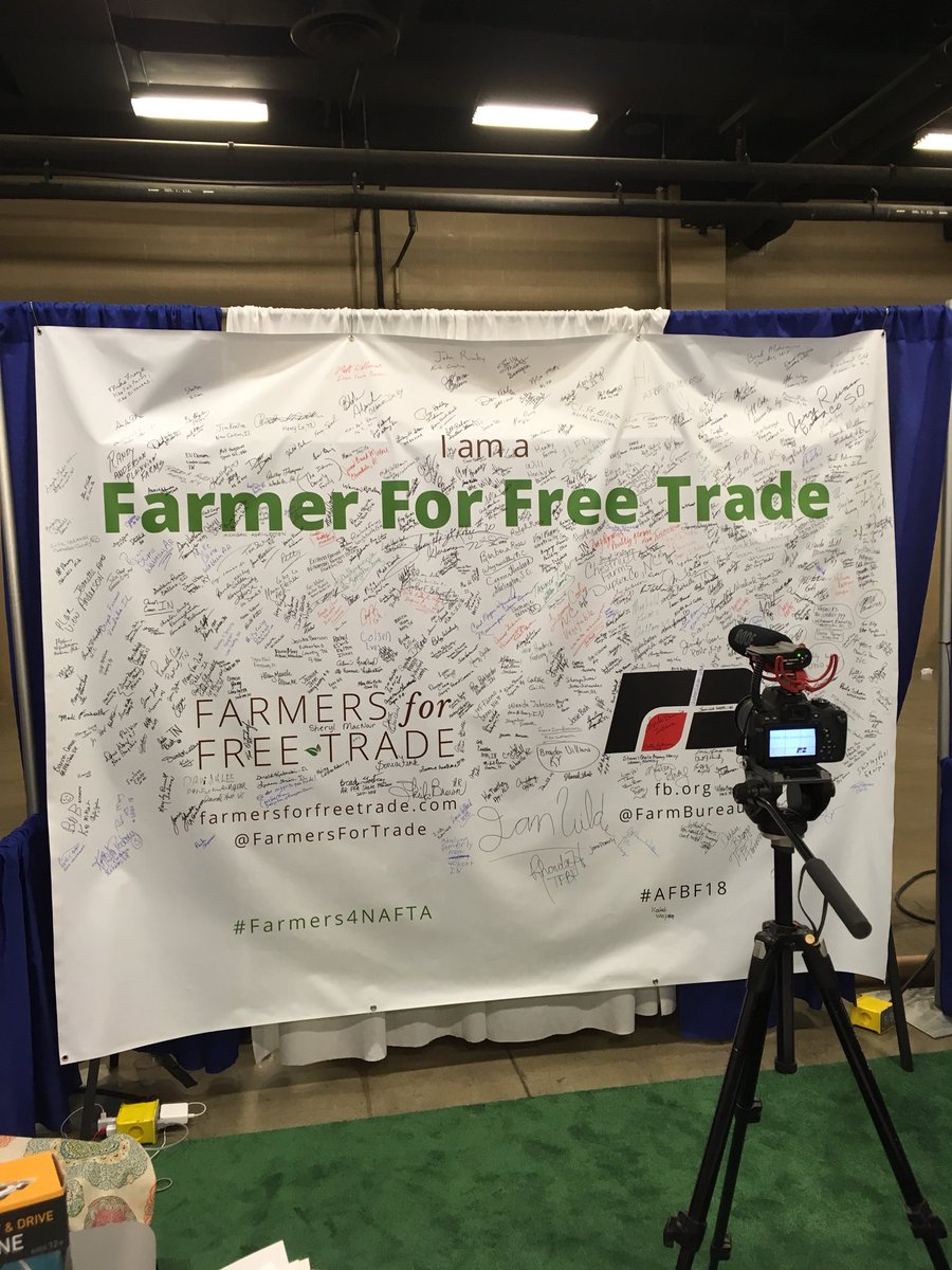 CarolineVicini's tweet image. The good folks at @FarmersForTrade do a great job in explaining the benefits of free trade.@EUintheUS couldn’t agree more! #AFBF18