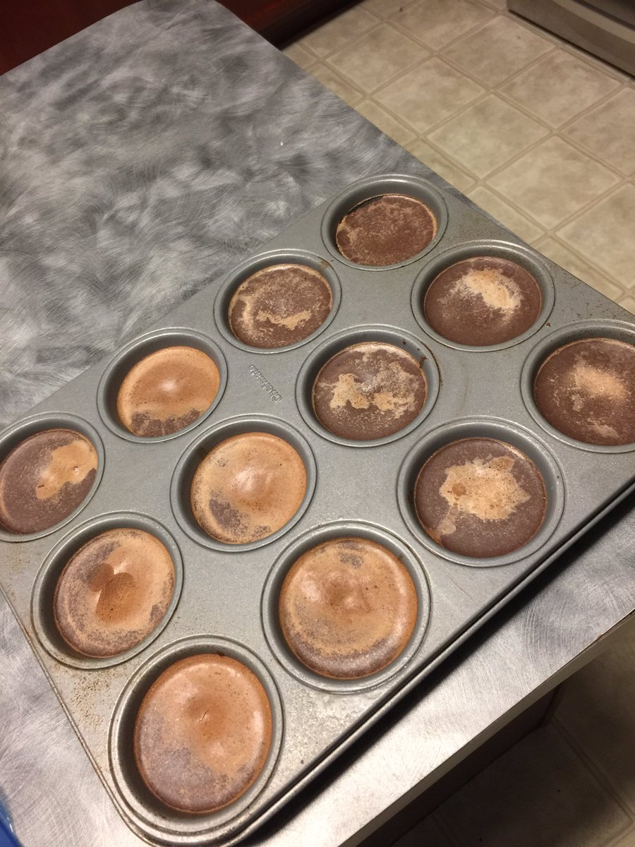 Rspnsblty199's tweet photo. Made a batch of Chocolate Almond Fat Bombs tonight #Ketogenic #weightloss #nutrition #Responsibility #Delicious #BurningFat #Nourished #OvercomeObesity https://t.co/ocjeEOKdhu