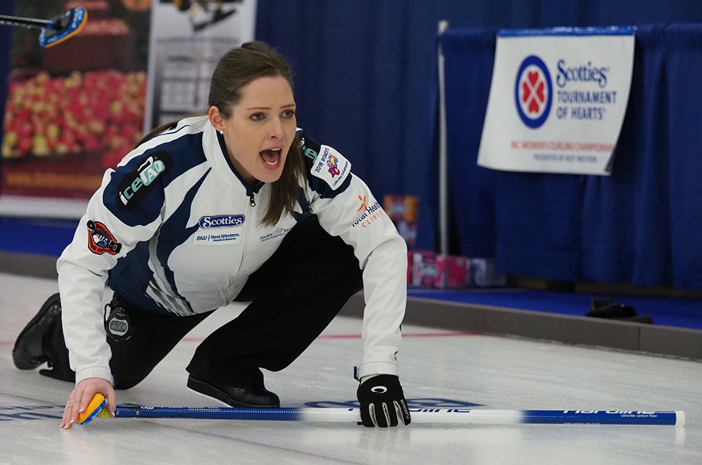 #bcscotties: Semifinal <a href="/curlthompson/">Team Thompson</a> has won the Klash of Kamloops 5-3! The prize is a spot in the BC Scotties Champsionship Final. The rink will meet <a href="/teamvanosch/">Team Van Osch</a> at 4pm today #curling Photo credit Ryan Landa