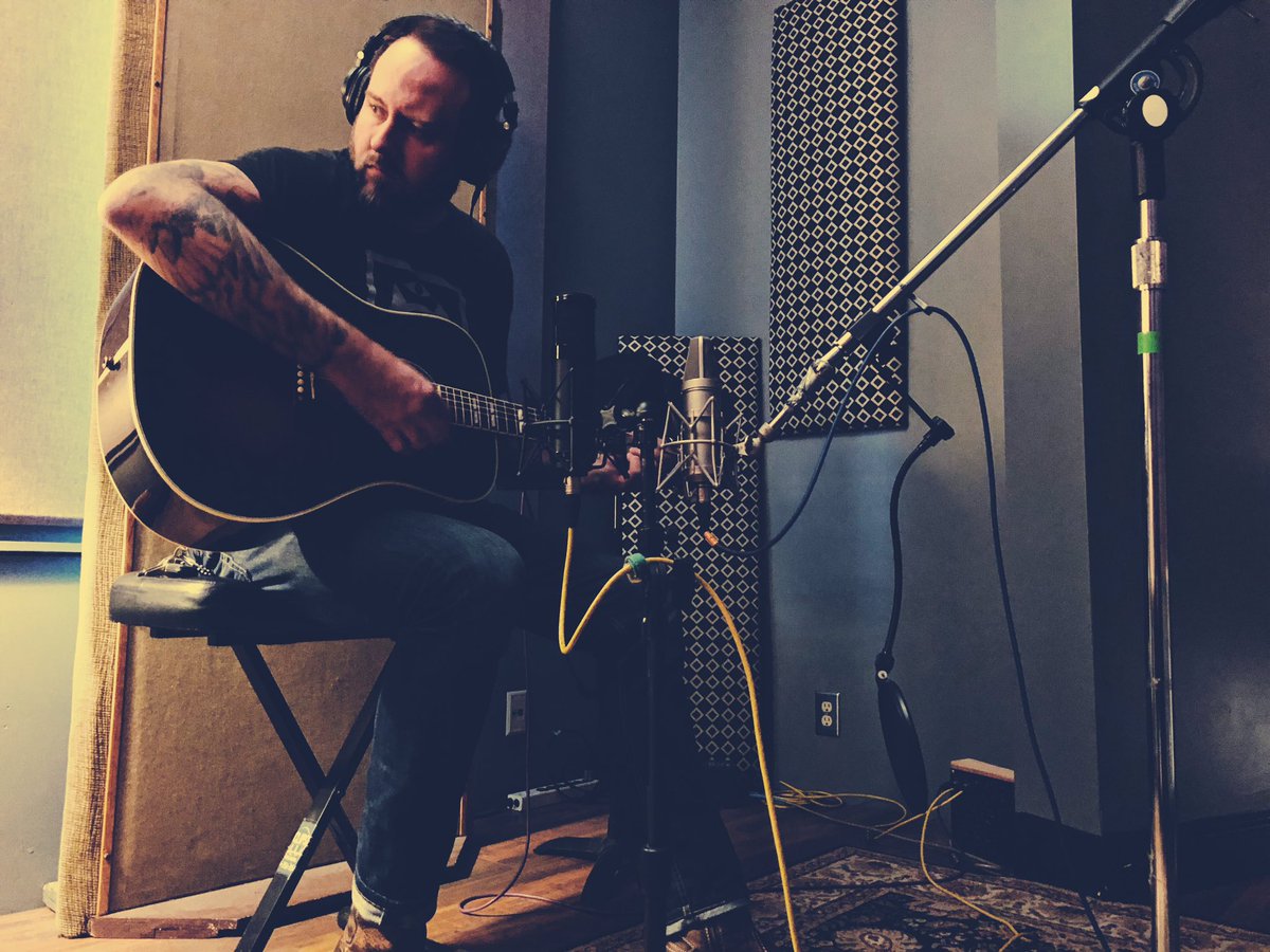 natecurrin's tweet photo. In the studio all day today digging into some new tunes for you folks! Working with the talented @simonilla #studiotime #newmusic #atlanta #astrostudios #natecurrinmusic #folkrock #americana #indieartist #touringmusician #gibsonhummingbird #gibsonguitars #americansongwriter https://t.co/Pi6HeGfkun