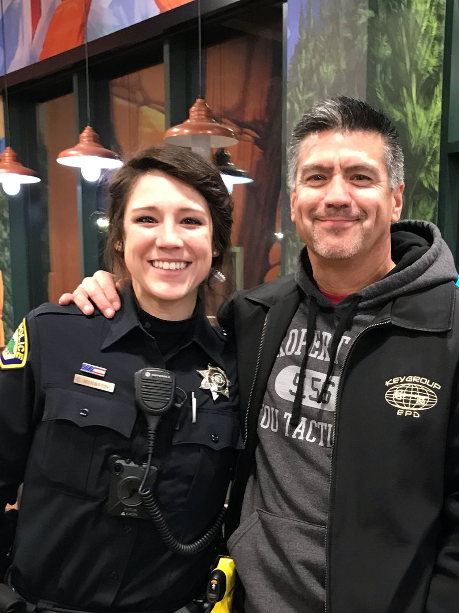 YouTactical's tweet image. Thank a cop for their sacrifice and the risks they take to keep us all safe !