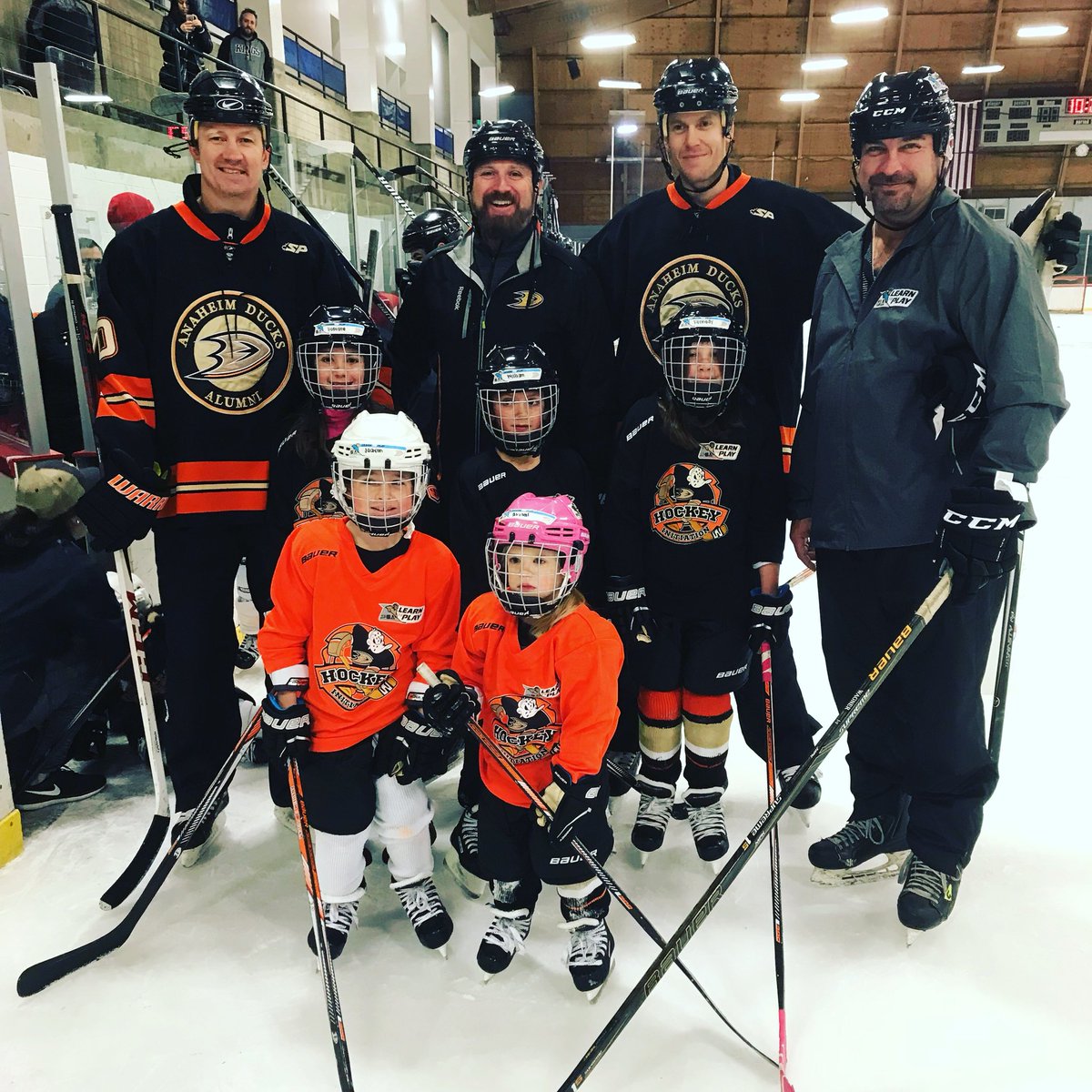 The_Rinks's tweet photo. A few special guests joined us today for Little Ducks at #TheRinks - Anaheim ICE!  Thanks #NHLDucks Alumni Bryan Allen and @SeanPronger as well as @NHL Regional Director Sean Whyte! https://t.co/Mbc3BnxL60