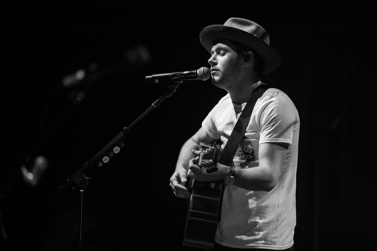 LiveNation's tweet photo. Get tickets to @NiallOfficial's #FlickerWorldTour tickets here https://t.co/1Q44QVPVzu https://t.co/UP5Pt20EqG