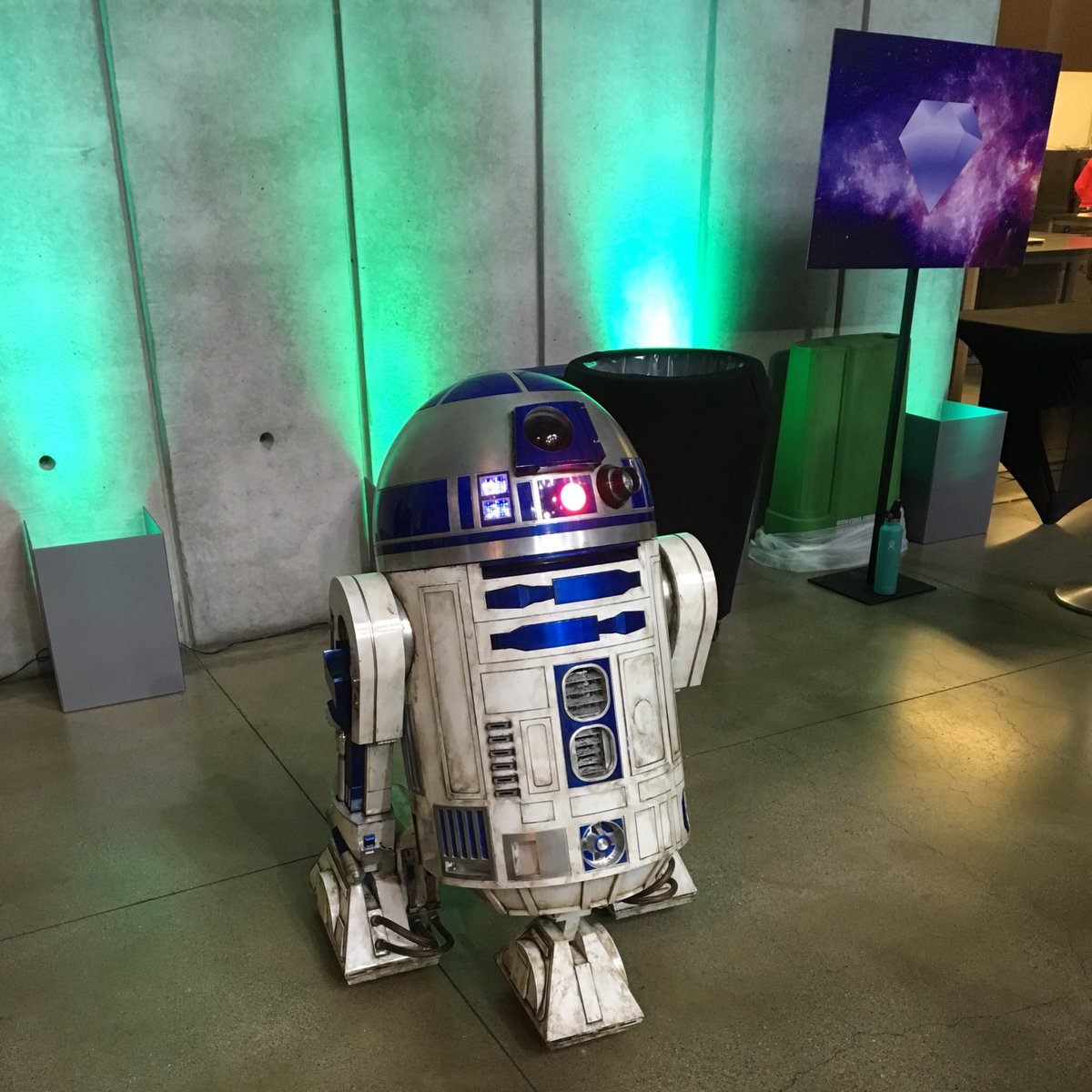 FKothar1's tweet photo. Gotta love post-holiday Holiday parties #scifitheme #microsoftlife https://t.co/LAcXfxR52c