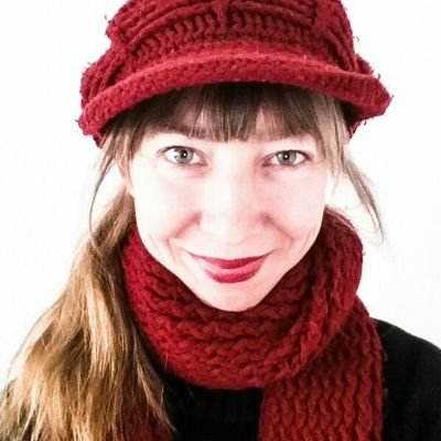 annamachens's tweet photo. Got my red hat back :) Happy New Year! #HappyNewYear2018 #NewProfilePic https://t.co/vloEIOBkEY