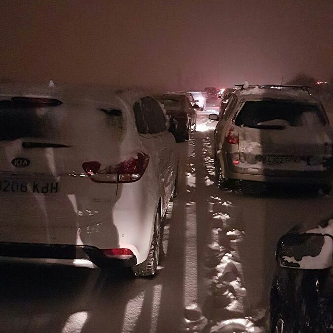 Strange_Sounds's tweet photo. Snowmageddon in #Spain and #Italy: Hundreds of drivers trapped overnight in vehicles as heavy snowfall cuts off major roads near #Madrid, Spain – #Blizzard drops several meters of #snow in Italian Alps https://t.co/3w8AbzvI21 via @Strange_Sounds https://t.co/5kW9cEMb9H