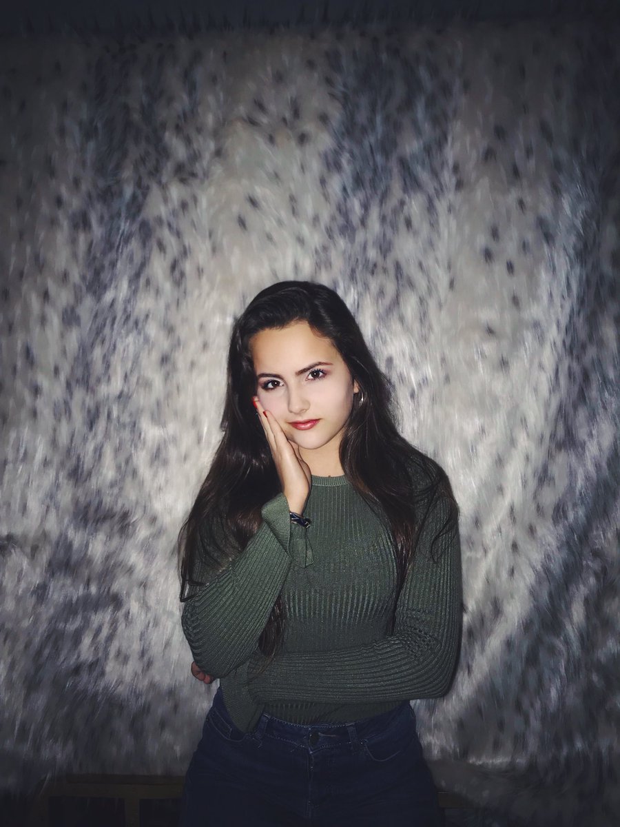 AvaAcres's tweet photo. “You look like you’re practicing for your mugshots” The lovely @RealBellaAcres ❤️😂 https://t.co/Hz9SZ9GWS2