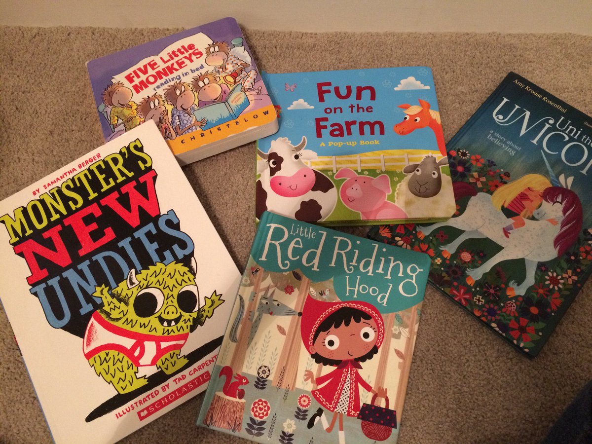 oesreadrightrun's tweet photo. What a great afternoon to read! We are snuggled up and reading some good books! Maybe later I can read one of my books. #momlife #readrightrun https://t.co/5Nbt7DuCoq