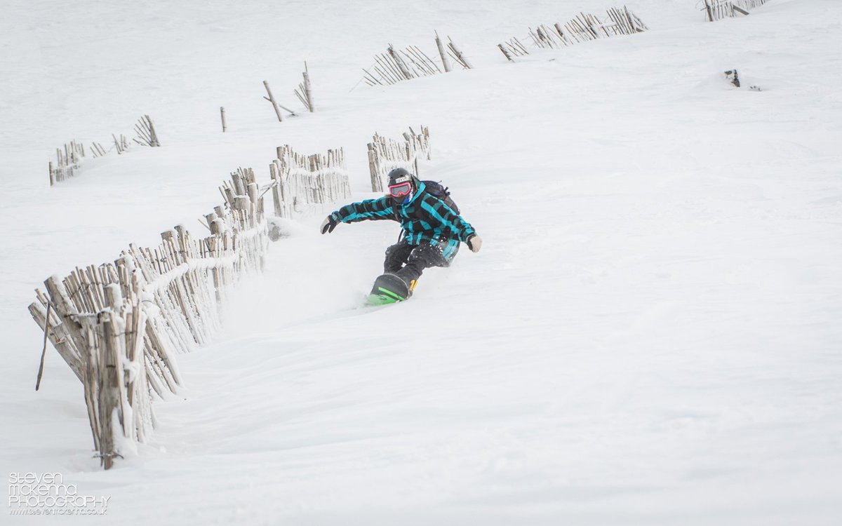 StevieMcKPhoto's tweet photo. You just had to know where to look today, to find the fun stuff at @TheNevisRange! #NevisRange #SkiScotland #VisitScotland #FortWilliam #SnowFences #UKShred #WLGram https://t.co/3m3LcnpNAk