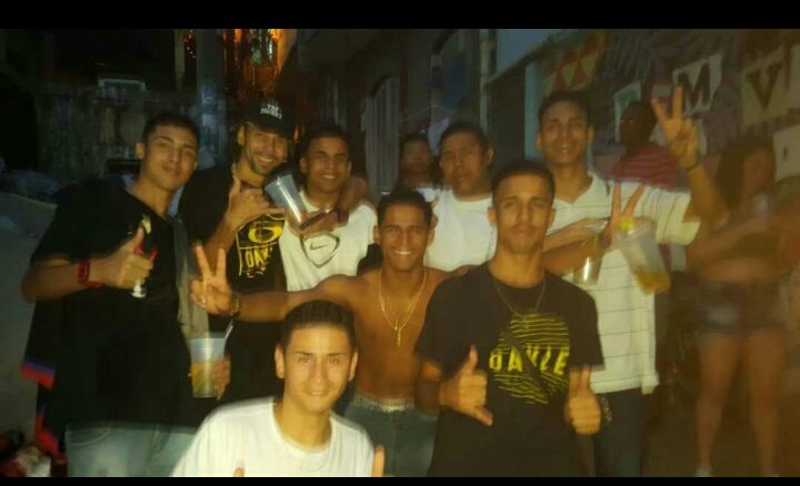 Lavezzi_10's tweet photo. Tropa do l... https://t.co/pByb8hmrEC