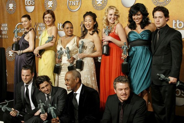 greysanatombei's tweet photo. esse cast é insuperável 

i n s u p e r á v e l 

repitam comigo 

i  n  s  u  p  e  r  á  v  e  l https://t.co/KKPlHNNiRo