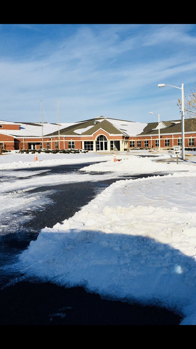 SCPS_Division's tweet image. The “Snowplow Fairy” has been to a few of our schools. But, we still have a lot of work to do. I am asking all employees (who can do so safely) to report to work tomorrow by 10:00 a.m.  Please wear your finest “Work In The Cold” gear- to include blue jeans. #snowcleanup #scpsva