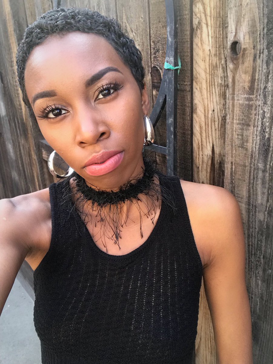 carriebernans's tweet photo. #TimesUp on harassment, discrimination, waiting, abuse. 🖤 #WeWearBlack #WeStandUp #GoldenGlobes https://t.co/IvK8zEeeLw