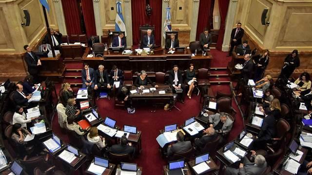 LANACION's tweet photo. Diferencias en el Gobierno en torno a la reforma laboral https://t.co/ACLEPZsAH3 https://t.co/UmR8NfGWqK
