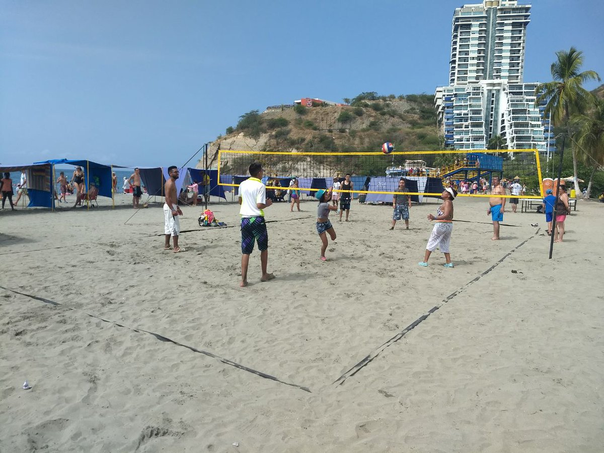 DirDeporteSM's tweet photo. ¡#MegaEventoDeportivo en el Rodadero!

#RumbaTerapia #Aeróbicos #TennisDeMesa #VoleibolPlaya y un espectacular show de destreza en porrismo se destacaron en el rodadero siendo de gran entretenimiento para toda la comunidad samaria hoy domingo.

#INRED 
#CiudadDelBuenVivir https://t.co/EVA0Wa1Ubb