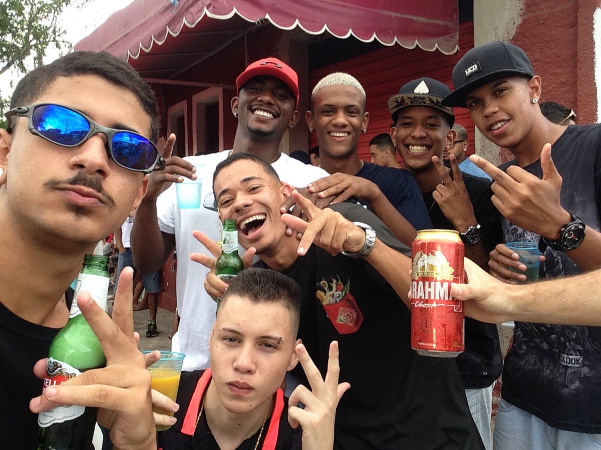 allexandre_td2's tweet photo. 2 hrs dps todo mundo preso https://t.co/fuYYE174zM