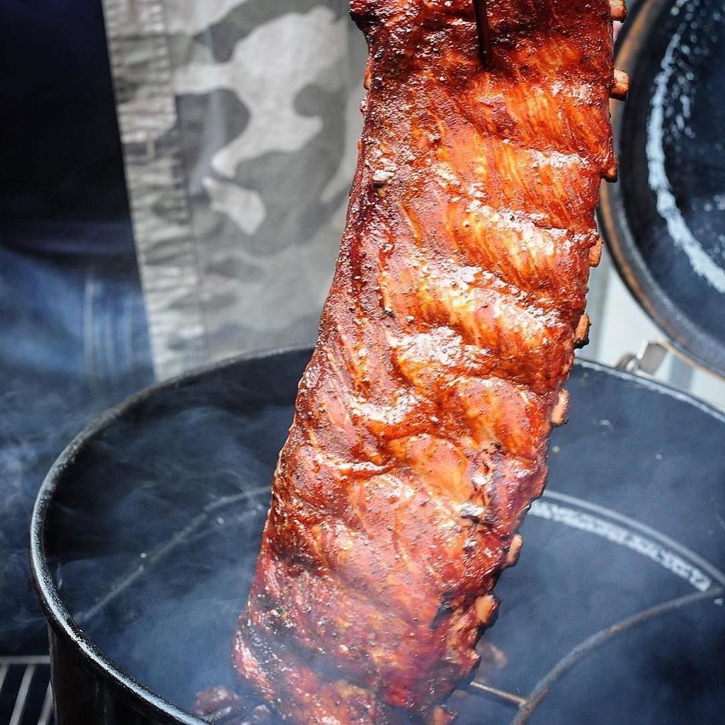 Thermapen's tweet photo. 📷: @girlscangrill
・・・
How do you like your ribs? Sauce or no sauce?
.
#thermoworks #thermapen #bhcbbq #girlscangrill #girlscanbbq #smoked #ribs #grilled #bbq #foodiepic #barbecue #kcbs https://t.co/cUbQtpcM8H https://t.co/YWUiYzbf12