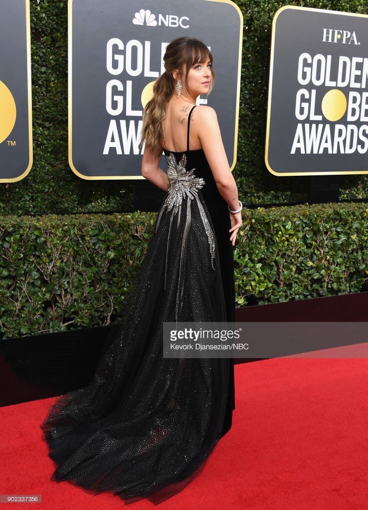mavisoleil's tweet photo. More stunning pictures of Dakota at the #GoldenGlobes tonight. ❤️ #DakotaJohnson https://t.co/zTIb7PaE7F