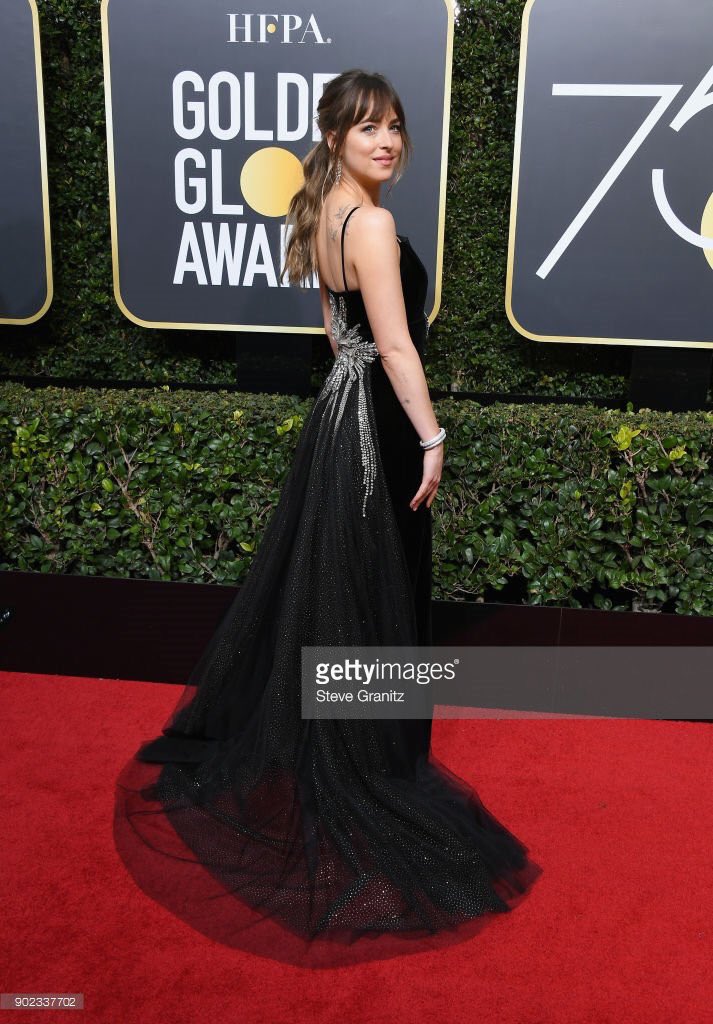 mavisoleil's tweet photo. More stunning pictures of Dakota at the #GoldenGlobes tonight. ❤️ #DakotaJohnson https://t.co/zTIb7PaE7F