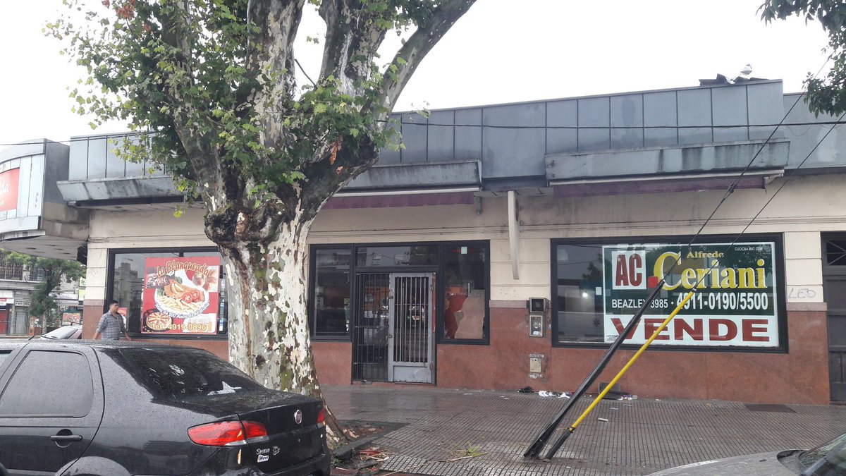 cladglez's tweet photo. Ayudanos con tu firma para que @horaciorlarreta expropie y declare sitio histórico a LA BLANQUEADA. RT
https://t.co/6FI1dLqzQV https://t.co/aITLqCo7pR