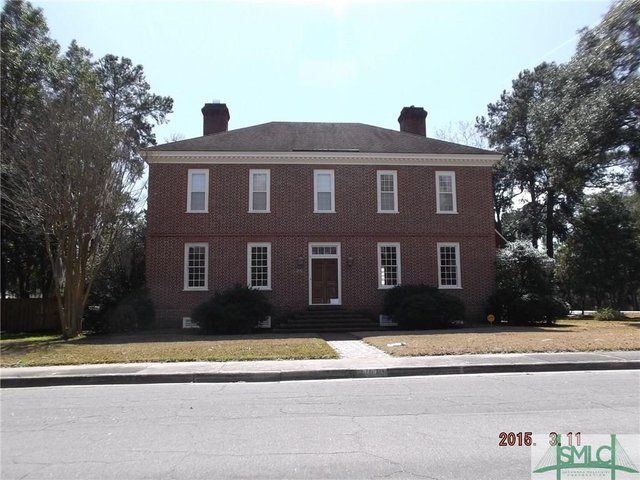 DMopperRealtor's tweet image. 201 Lee Blvd is a custom built replica of the George Wythe home in Williamsburg, VA. This home has 4 bedrooms, 3 full bathrooms, 2 half bathrooms, refurbished marble &amp;amp; heart pine floors, 10-ft ceilings, and more! Offered at $792,500.
buff.ly/2m2t37l
