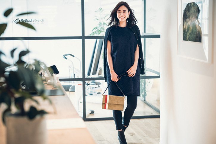 小学館 Oggi En Twitter スキニーパンツコーデ16選 17 18冬 白 黒スキニーパンツのおすすめコーデは レボリューム感ある冬 のコーデをしゅっと見せてくれるスキニーパンツ コーディネートサンプルをまとめました T Co Unnwg4l0cp スキニーパンツ 冬