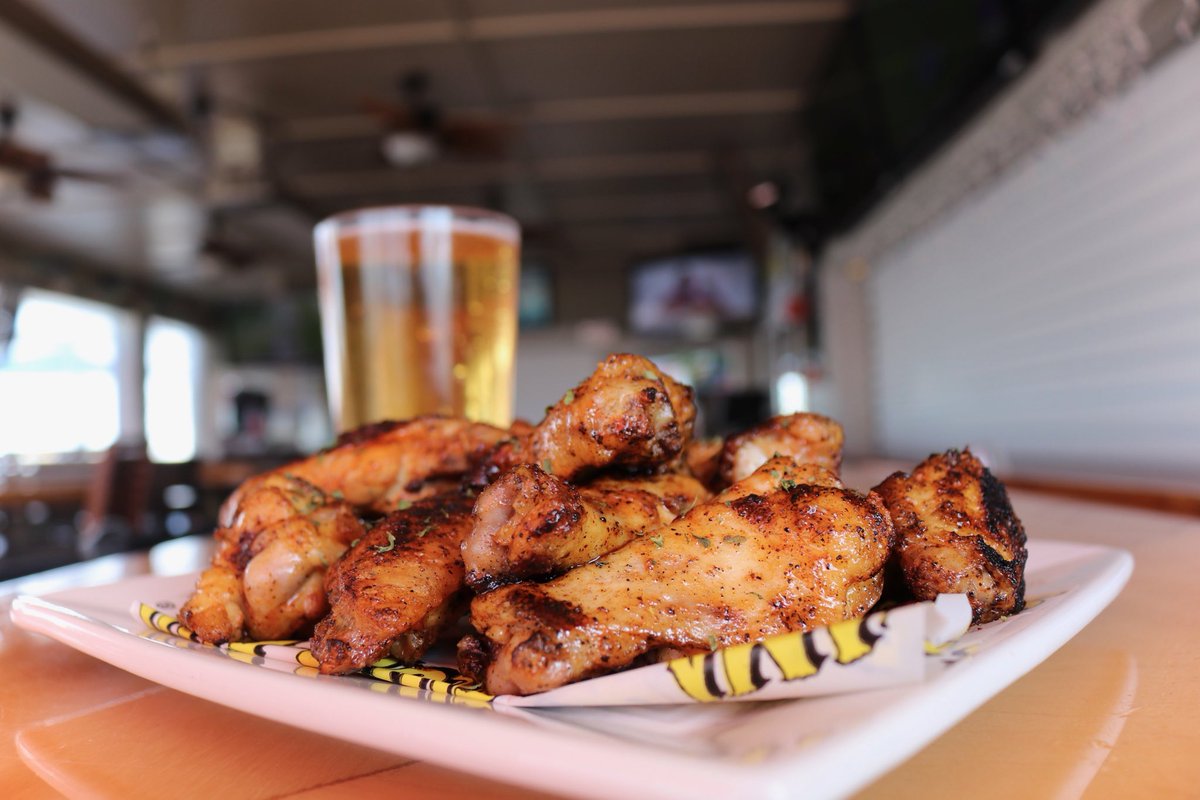 FBOleRiverGrill's tweet photo. Watch the BCS Championship game with us on one of our 40+ BIG screen TV’s. Game Day Deal: 75 cent wings &amp; $3 draft beers. https://t.co/rqRGNwCM3o