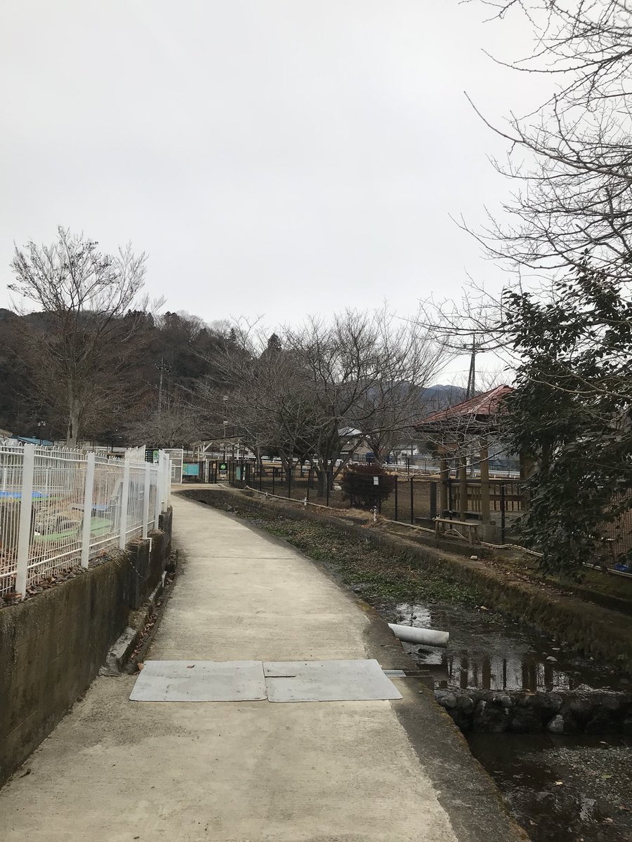 寄七つ星ドッグラン やどりきドッグラン おはようございます 今のところ曇っています 松田町の天気予報では １２時 の予報です 雨が降り出したら お知らせします やどりきドックラン １月８日