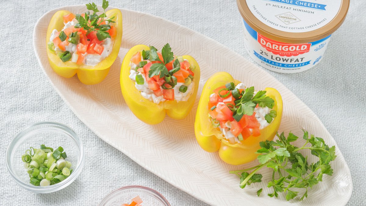 darigold's tweet photo. Take your salad to the next level of fresh and savory with Darigold cottage cheese! #SnackMighty https://t.co/CnEAUzqnwf https://t.co/0IKkh8FLMH