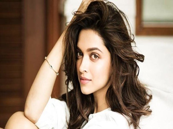 HIMCOMNews's tweet photo. दीपिका पादुकोण बर्थडे स्पेशल- कुछ खास बातें
Read: https://t.co/A3tXQbZ7yt
#DeepikaPadukoneBirthdaySpecial
@deepikapadukone @syedmasood786 https://t.co/S42lvWcTXx