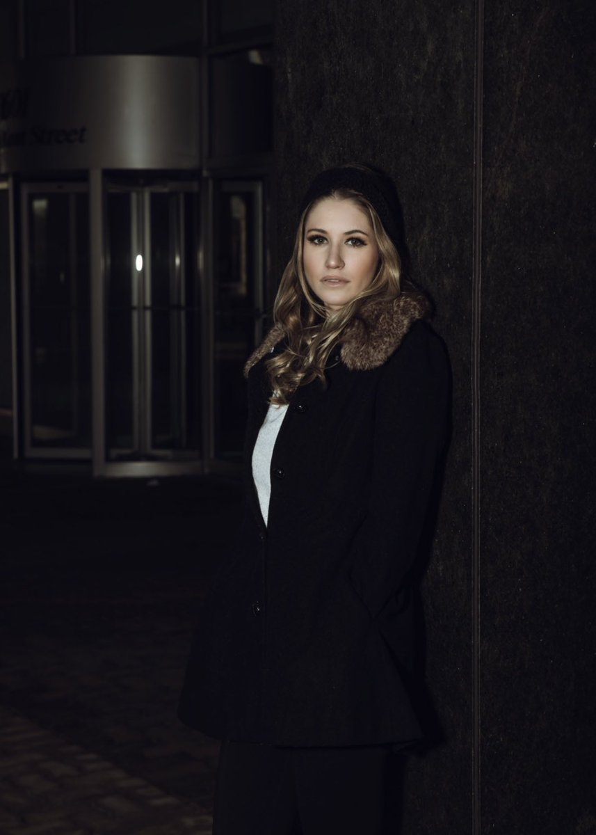 goaskalexis's tweet image. I can’t sleep, I can’t speak to you🎶 #AzureRay