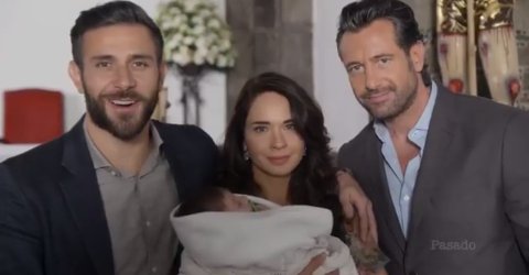 FamilyGSotoArg's tweet photo. #VideoResumen #Cap75 #ElBautismoDeBanjamín @gabrielsotoMEX @adriana_louvier @FerroCarlos > https://t.co/Vu3Bf1iFMS < https://t.co/SoO2M4Y7Xd