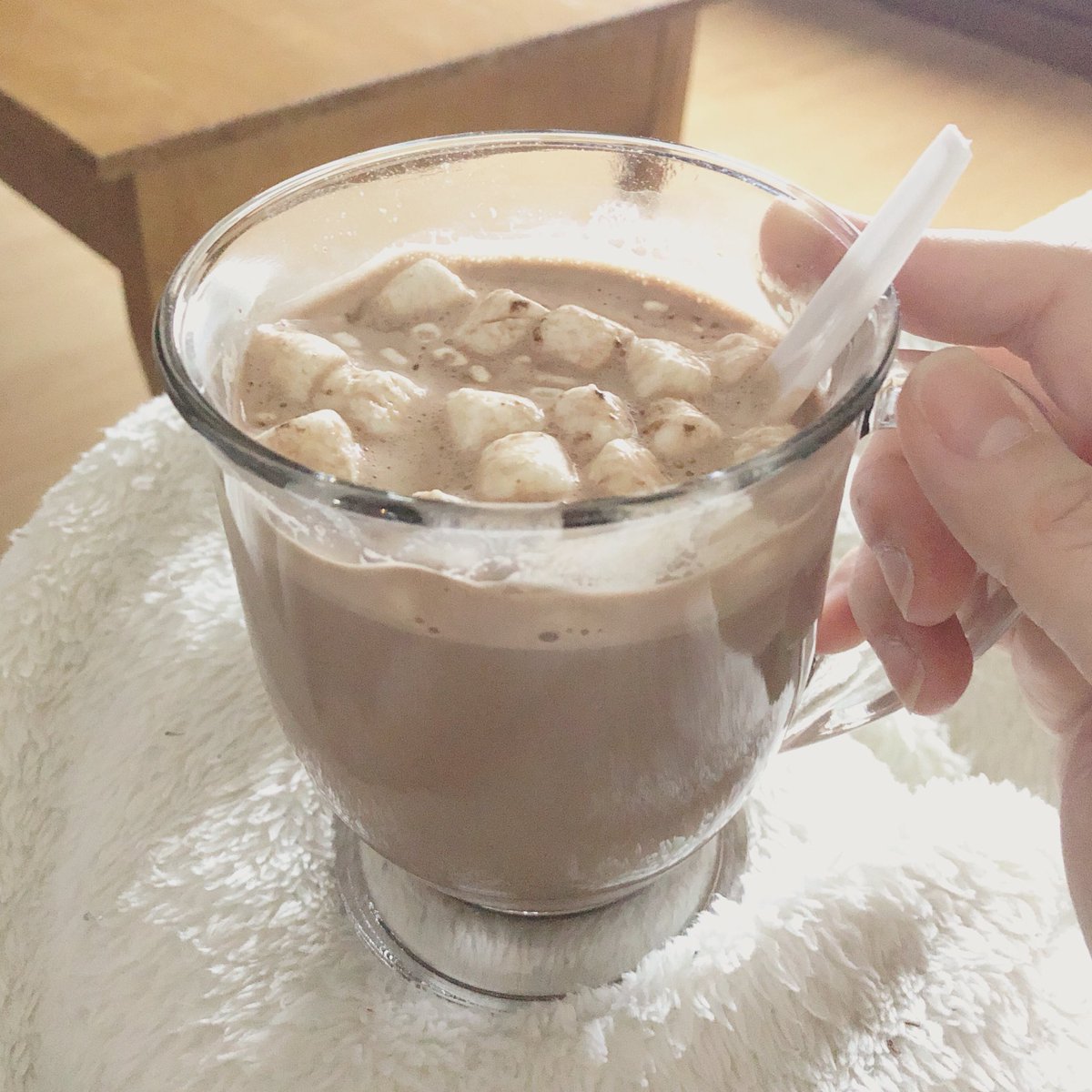 AdneyDavis's tweet photo. Hot chocolate kind of night 😋
#hotchocolatelover #extramarshmallows https://t.co/miRWbjgkc9