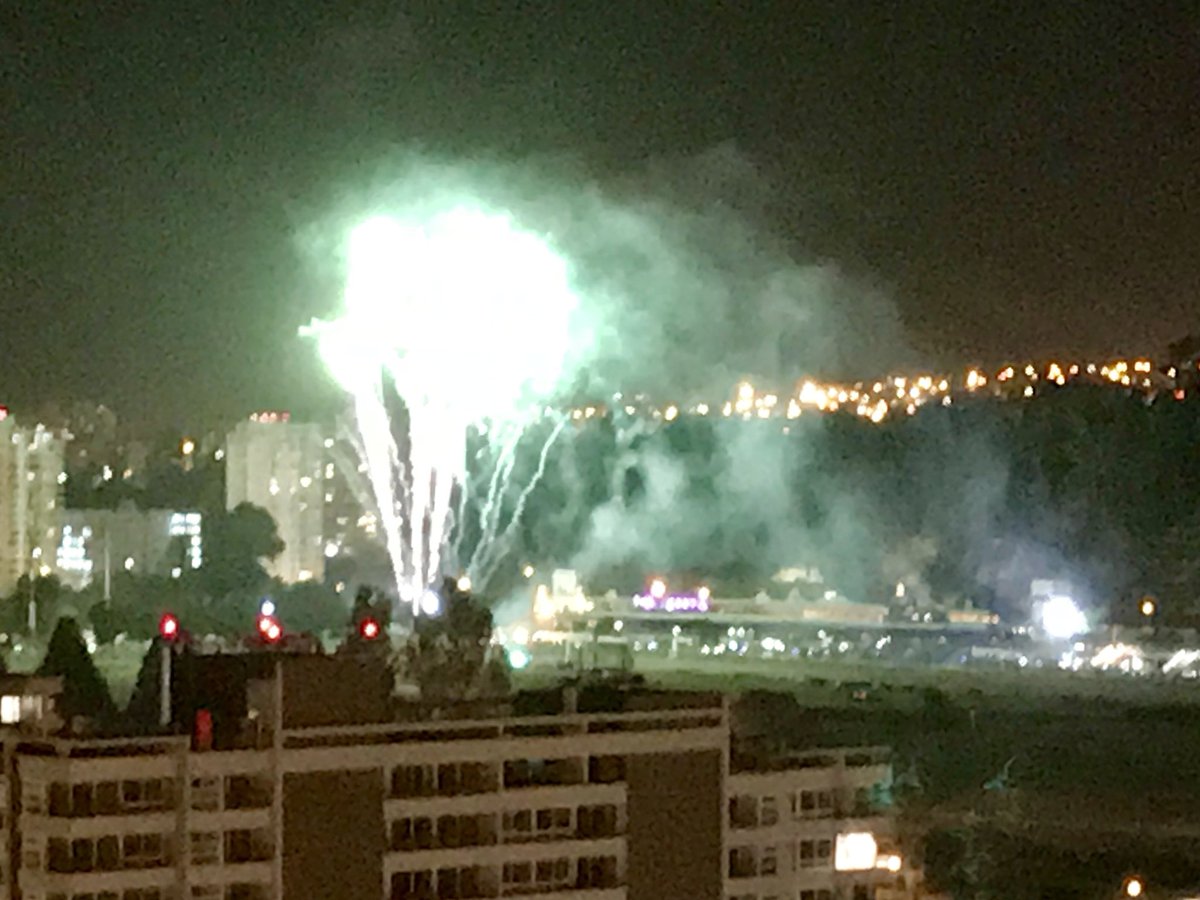 C_Gonzalez_'s tweet photo. Fuegos artificiales en el Sporting 🐎 #CopaJackson #ViñaDelMar @sitiodelsuceso https://t.co/0OrAIj8Q0Y