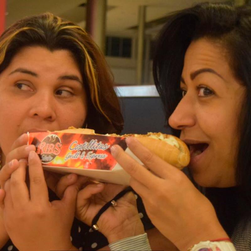RibsState's tweet photo. ¿Será que ellas comparten? 😋😅 https://t.co/MSJ5rwOMpN