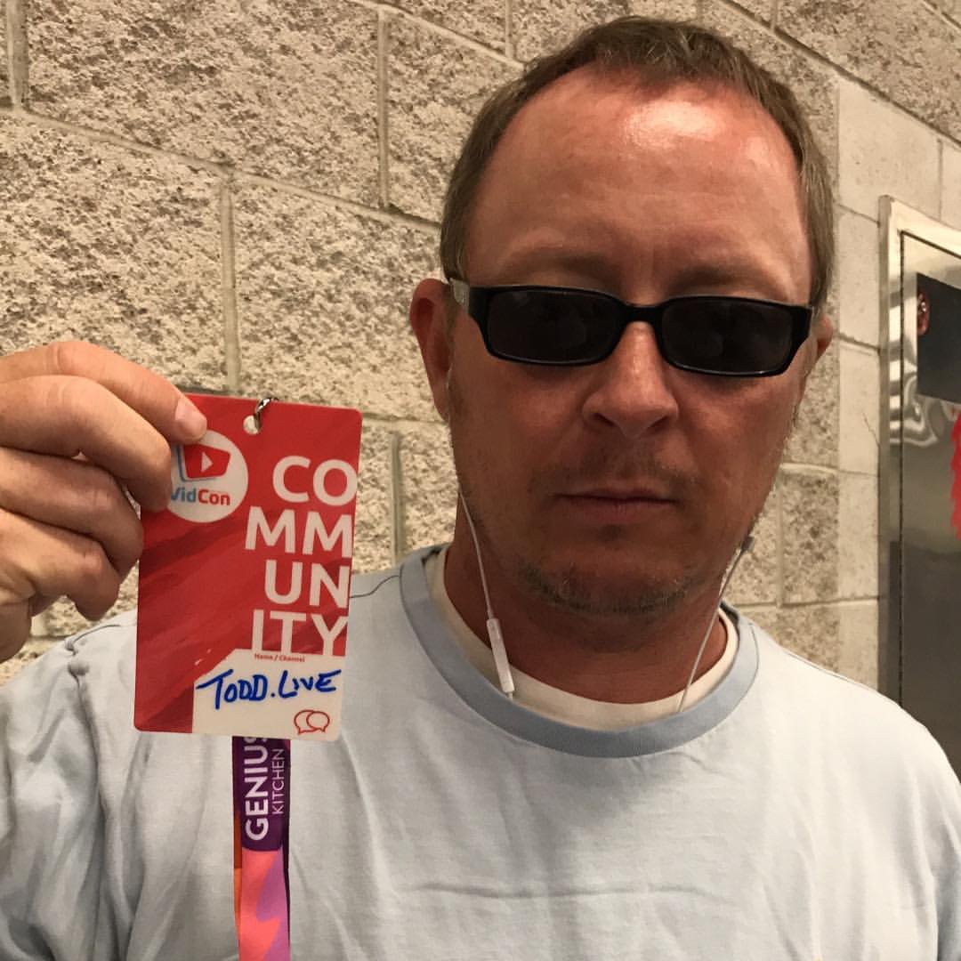 Todd_dot_LIVE's tweet photo. I'm in! #vidcon #vidcon2017 #youtube #youtuber #video #videomarketing #socialmediamarketing #contentmarketing #marketing #digitalmarketing https://t.co/A7AK12sryF