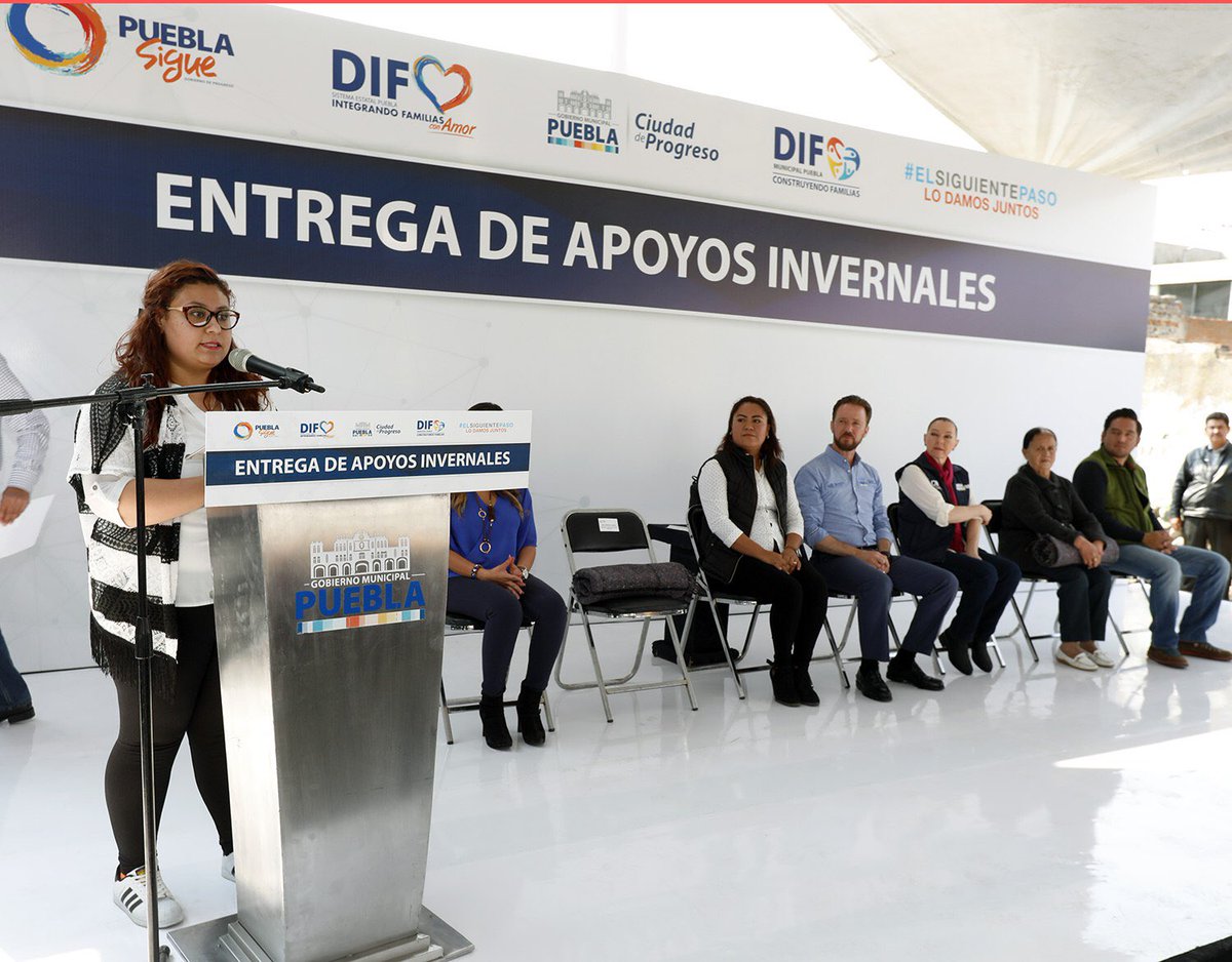 LuisBanck's tweet photo. Itzayana es de Ignacio Zaragoza, nos contó que el progreso se vive en esta junta auxiliar con la rehabilitación de vialidad 20 de noviembre, el presupuesto participativo y los apoyos invernales que hoy reciben. #AbrigaPuebla https://t.co/nQHZH8dgCl