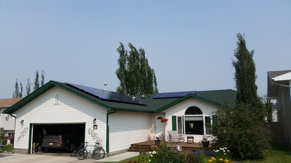 SkyFireEnergy's tweet photo. "Experience with SkyFire was excellent, from start to finish. They were quick to answer emails &amp; patient with our questions. The installers were friendly &amp; knowledgeable. Worksite was clean during &amp; after install. Very happy with our PV system"- Luke S, SkyFire #ArrayOfTheWeek https://t.co/euyDrj4lob