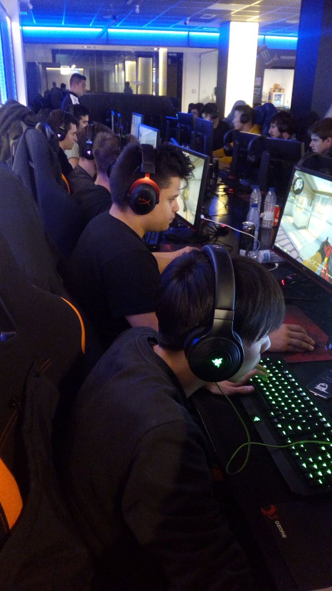 SMistermaster's tweet photo. Tras la bootcamp con mis compañeros de equipo, e inspirado en los bonitos textos sobre sus equipos de @VdaK1ng y @b1auCS me ha apetecido escribir la en un largo resumen la historia de mi equipo.

Aquí podéis leerla, gracias por tu atención ^^: https://t.co/V6iDPpfiZ9 https://t.co/R4meS665mo