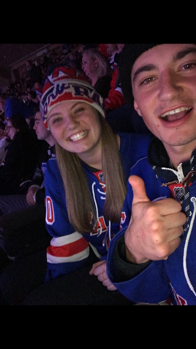 SCWVball's tweet photo. Katie Von enjoying her Christmas break at a Rangers game! #SCWVB https://t.co/inijamIJ4L