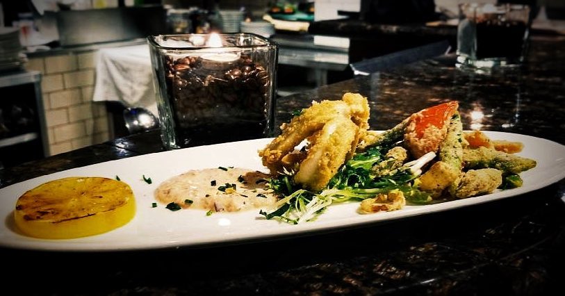 delsenoteca's tweet photo. “The Fritto Mistro” Tapas:
Crispy Calamaru + Tempura Vegetables + Romesco Sour Cream + Grilled Lemon
•
•
•
#tapas #fivedollars #feature #dels #friday #baronly #joinus #kwrestaurants #kwawesome #getherenow #explorewr #charcoalgroup https://t.co/MyVo1TjSqv