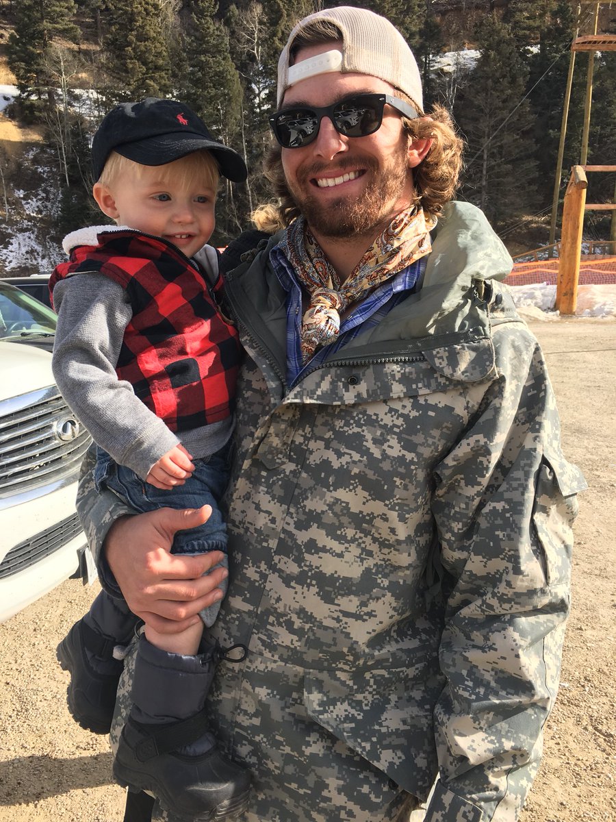 DMurray71214's tweet photo. Hitting the slopes with uncle Chancey Boy! (In a few years) https://t.co/dSVfZOyWBa