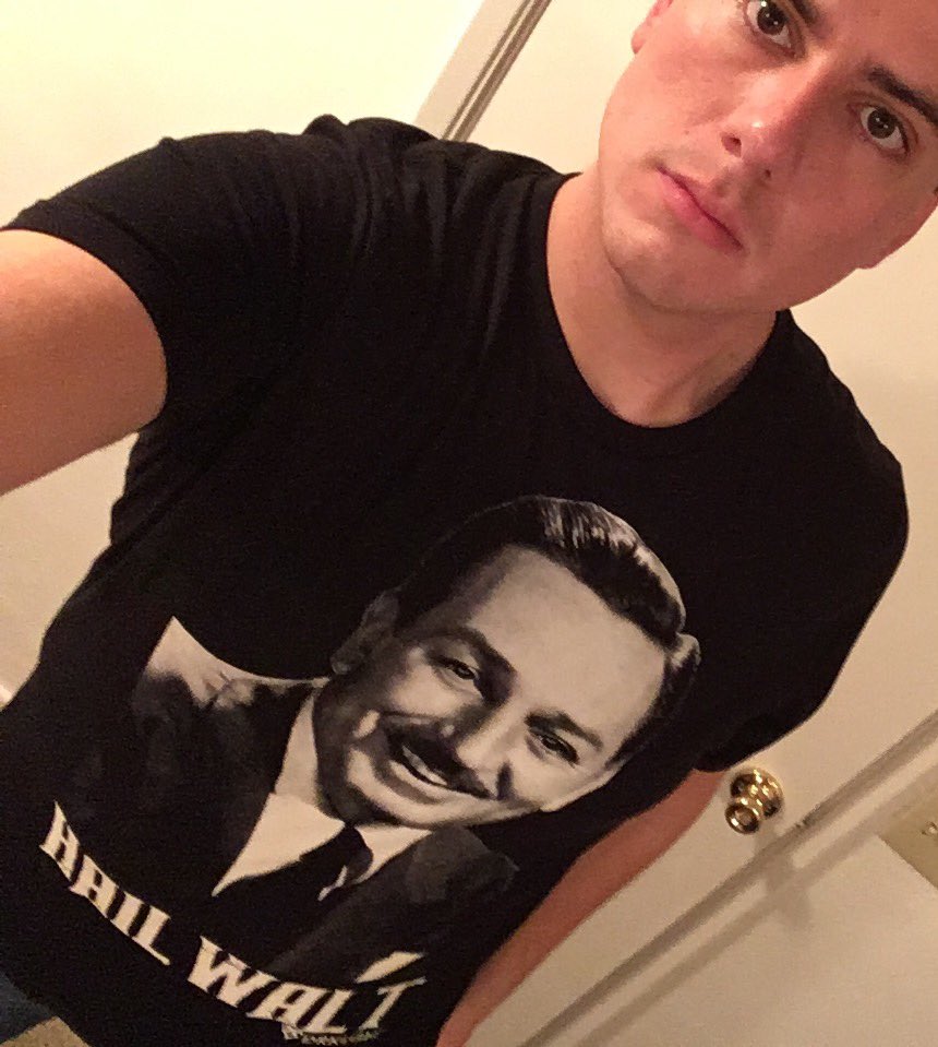 therandomfan93's tweet photo. #hailwalt #waltdisney https://t.co/xqqV8BgTmW