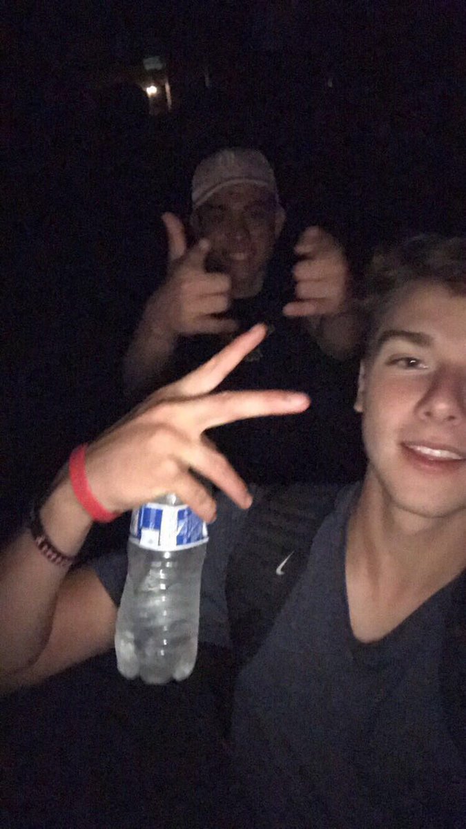 nickybro136's tweet photo. Happy birthday Cus @Custeleus hope it’s the best one yet #finallylegal 🎈🎉 https://t.co/pKg6fzH8Wu