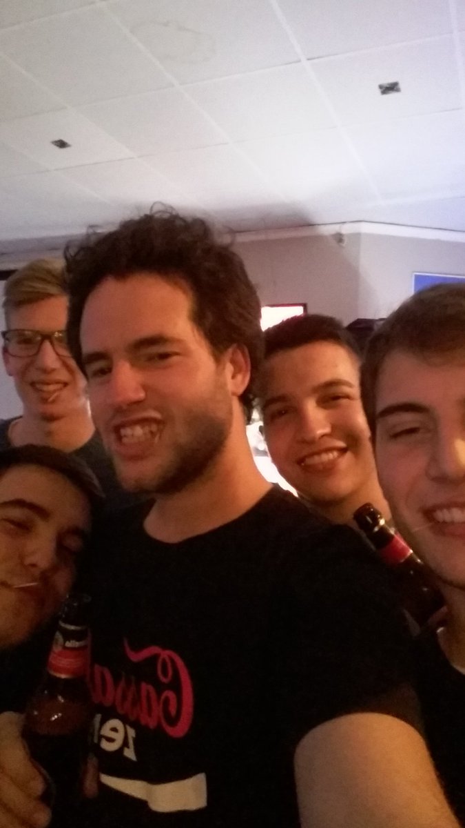PutoIon's tweet photo. Palillo's crew #xoros https://t.co/rXZBW1pUDt