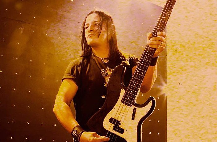 Happy Birthday to Robbie Crane of ...Ratt, Vince Neil Band, Tuff, Adler\s Appetite, Black Star Riders fame! 