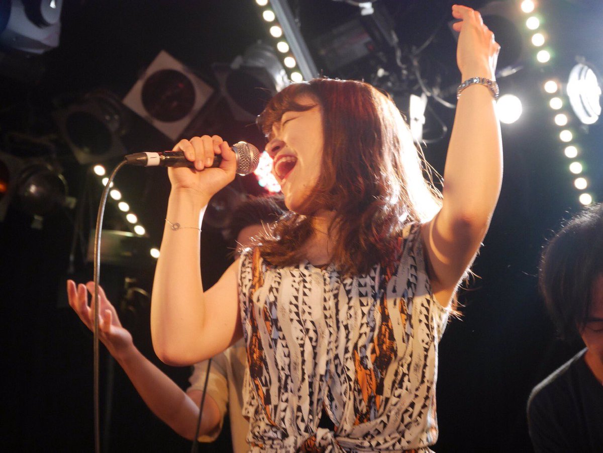 showa_abechans's tweet photo. 【お詫びとご連絡】
本日のHi-DRYDEさん主催ライブですが、メンバーのありさが体調不良で出演できなくなりました。申し訳ありません。
そこで今回は、東京外大LINES OGのへいちゃんと一緒に歌わせていただきます。ご理解のほどよろしくお願い致します。
皆様を会場でお待ちしております。 https://t.co/pGgYGvx2YY