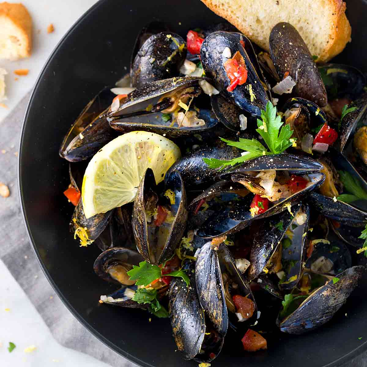 Steamed mussels! These tasty treats can be intimidating to some but are simple to prepare and are very versatile. This week we discuss buying, storing and preparing mussels. Some simple, delicious serving suggestions are included too.
oakbayseafood.com/blog/