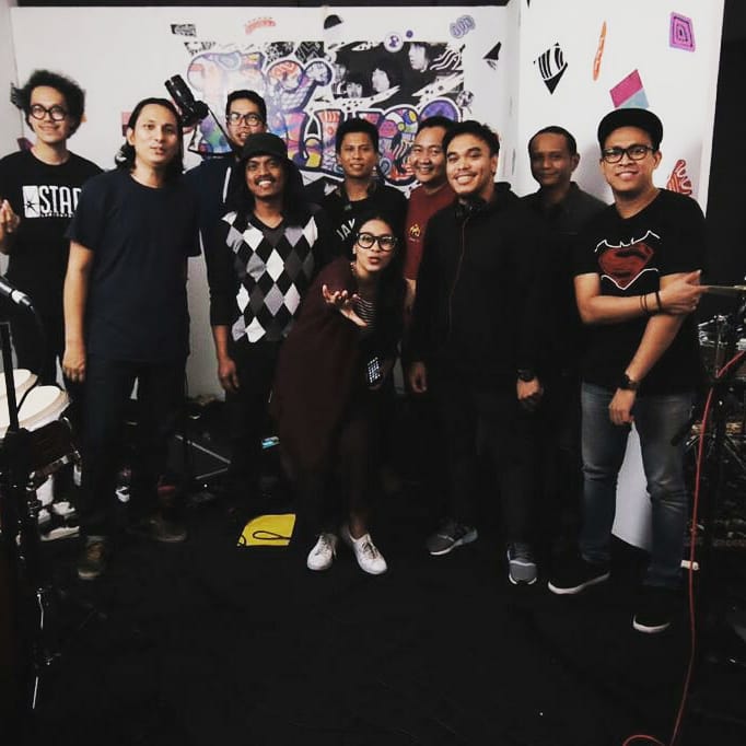 Ho ho ho ........ <a href="/BarryLikumahuwa/">Elseos Jeberani E</a> <a href="/earHouse/">earHouse</a>